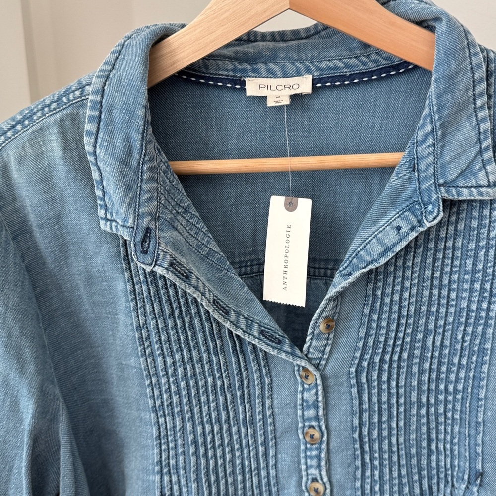 Anthropologie Pilcro Denim Pintuck
Button-Front Blouse Size M - Picture 4 of 9